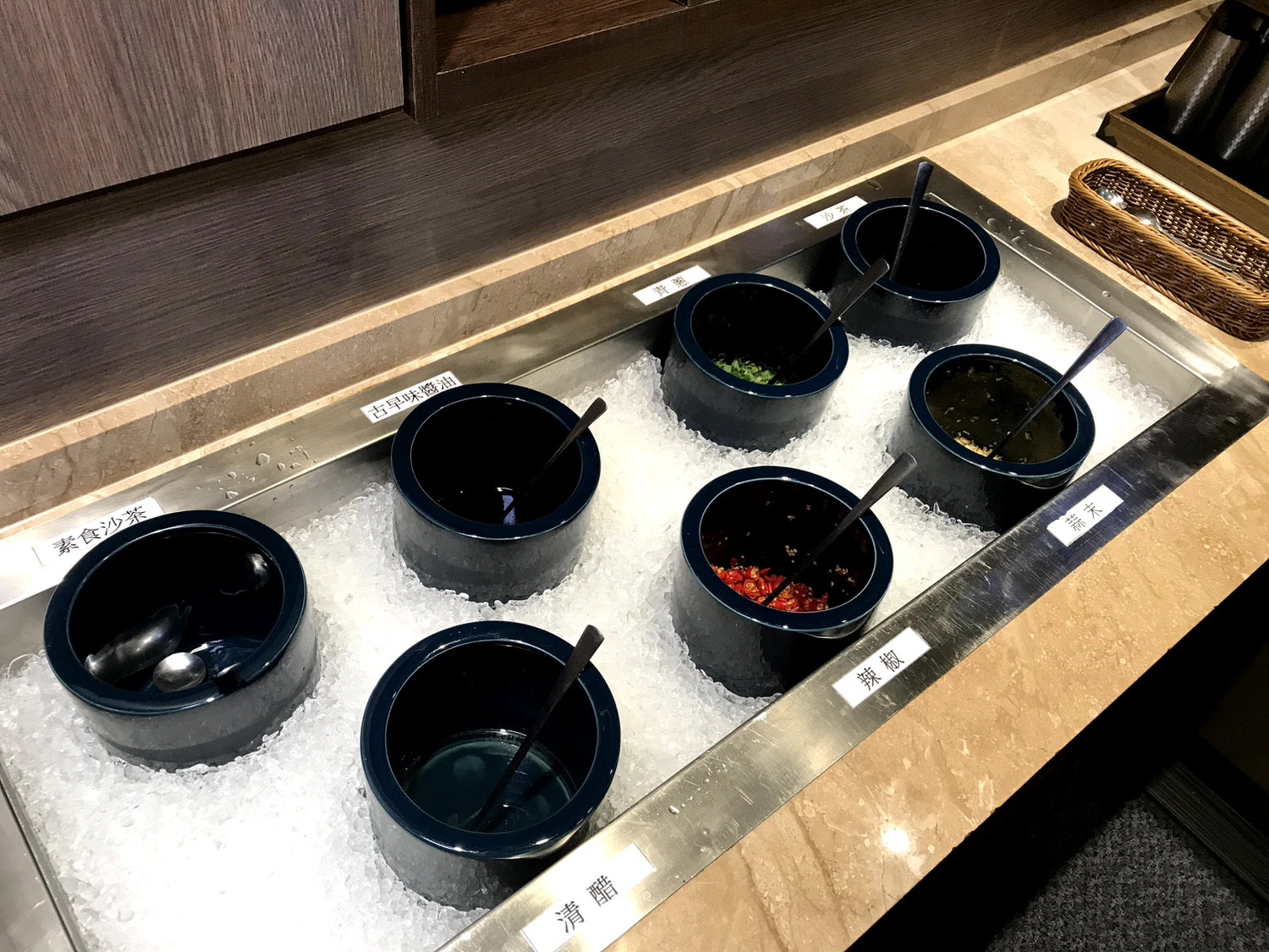 【嘉義｜西區】丰盛苑 私藏鍋物｜SRF和牛、松阪豬肉與澎湃海鮮的交響組合｜嘉義火鍋推薦