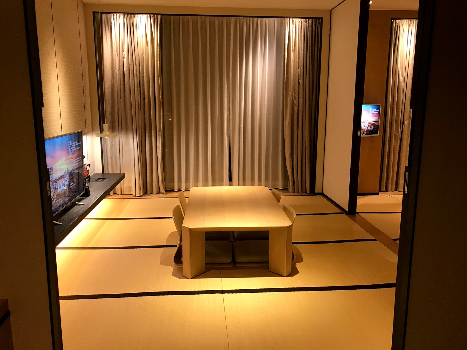 台南大員皇冠假日酒店 / 台南安平住宿推薦 / 在房內就可以看夕陽的絕妙美景 / 台南安平