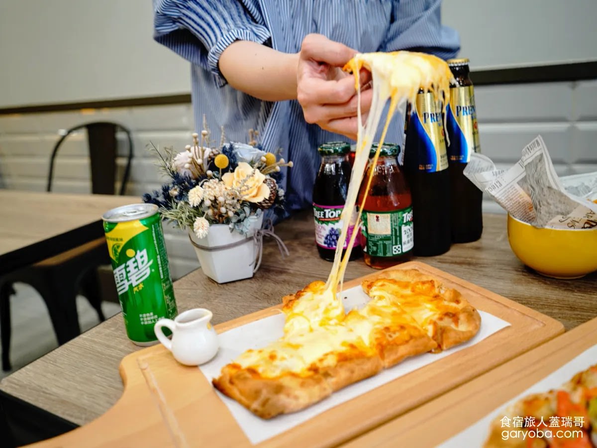 Pizza Can 披薩罐。台南特殊方形披薩｜外酥內鬆軟的特製餅皮搭配特色餡料超特別