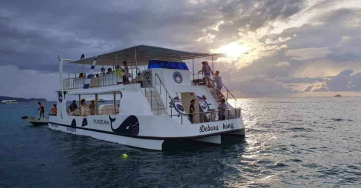 菲律賓 長灘島 看夕陽 日落遊船 雙層遊艇 ( Yacht ) 體驗分享|出海看夕陽 長灘島推薦行程 2 image 900